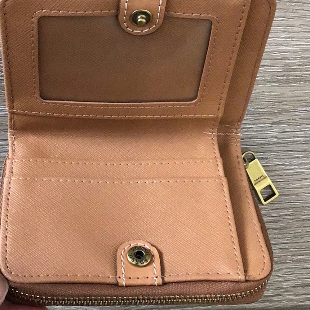 Fossil Tan Leather Snap Bifold Wallet - Picture 3 of 6